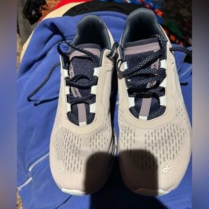 On Cloudmonster women’s size 10.5 Grey